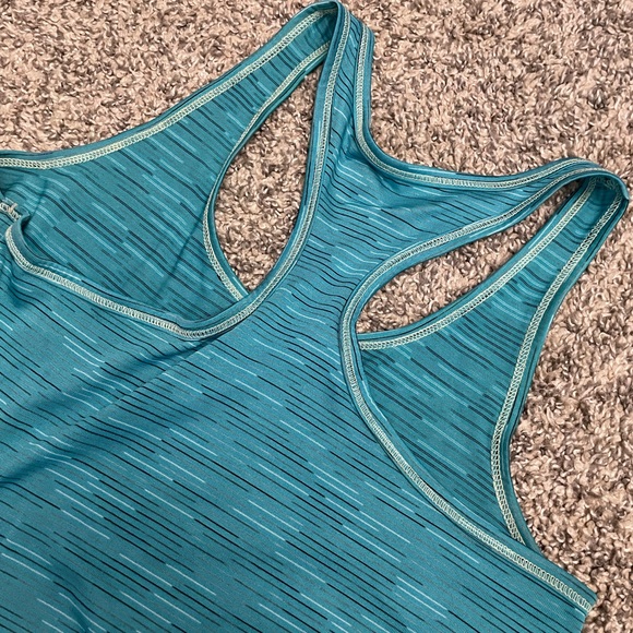 Blue patterned workout top - Picture 2 of 2
